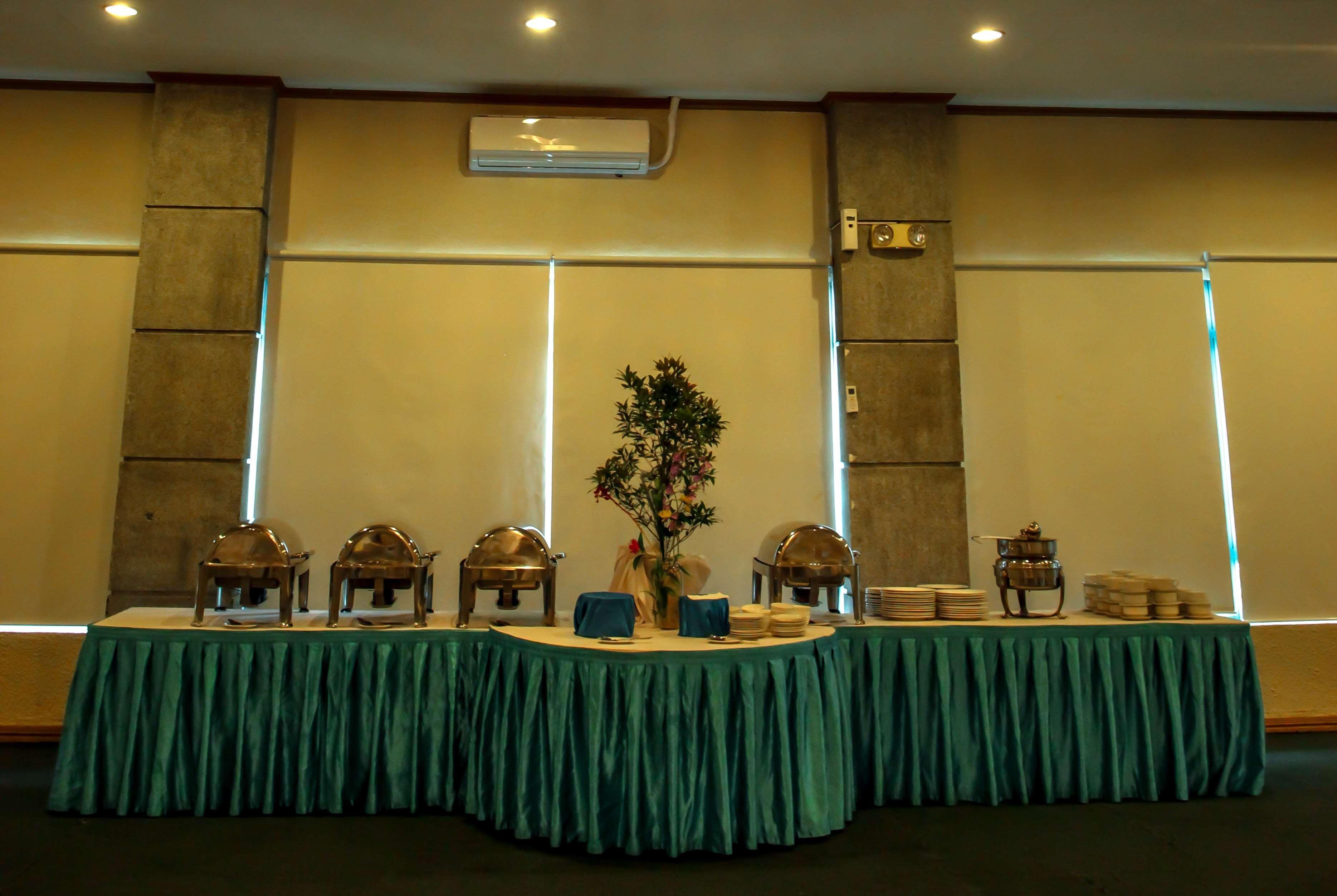 Days Hotel Tagaytay Tagaytay City Exterior photo